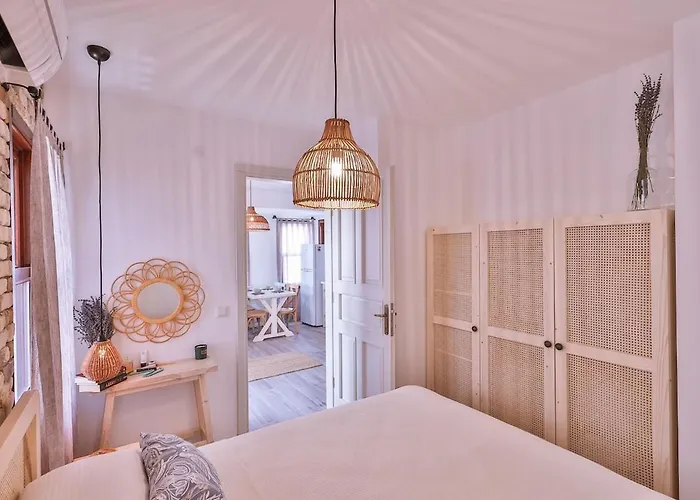 Appartement Lavantakaş 2 50 Mt To Long Bazaar In Square