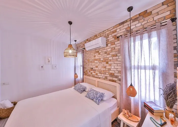 Lavantakaş 2 50 Mt To Long Bazaar In Square Kaş