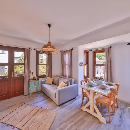 Apartment Lavantakas 2 50 Mt To Long Bazaar In Square Kas