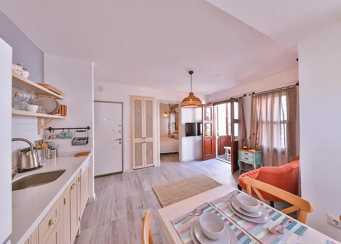 アパート Lavantakas 2 50 Mt To Long Bazaar In Square